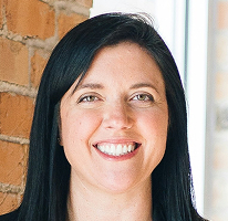 Retrato principal da Sophie Hartwell do apoio ao cliente da equipa de serviço
